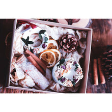 Load image into Gallery viewer, Scented Candle Gift Box - Best Gift for Woman, Birthday, Mother's Day, Christmas