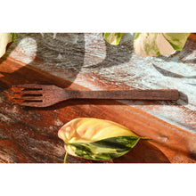 Load image into Gallery viewer, Coconut Wooden Fork