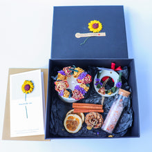 Load image into Gallery viewer, Scented Candle Gift Box - Best Gift for Woman, Birthday, Mother's Day, Christmas