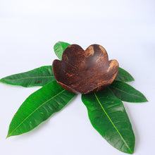 Load image into Gallery viewer, Coconut Shell Decoration Plate